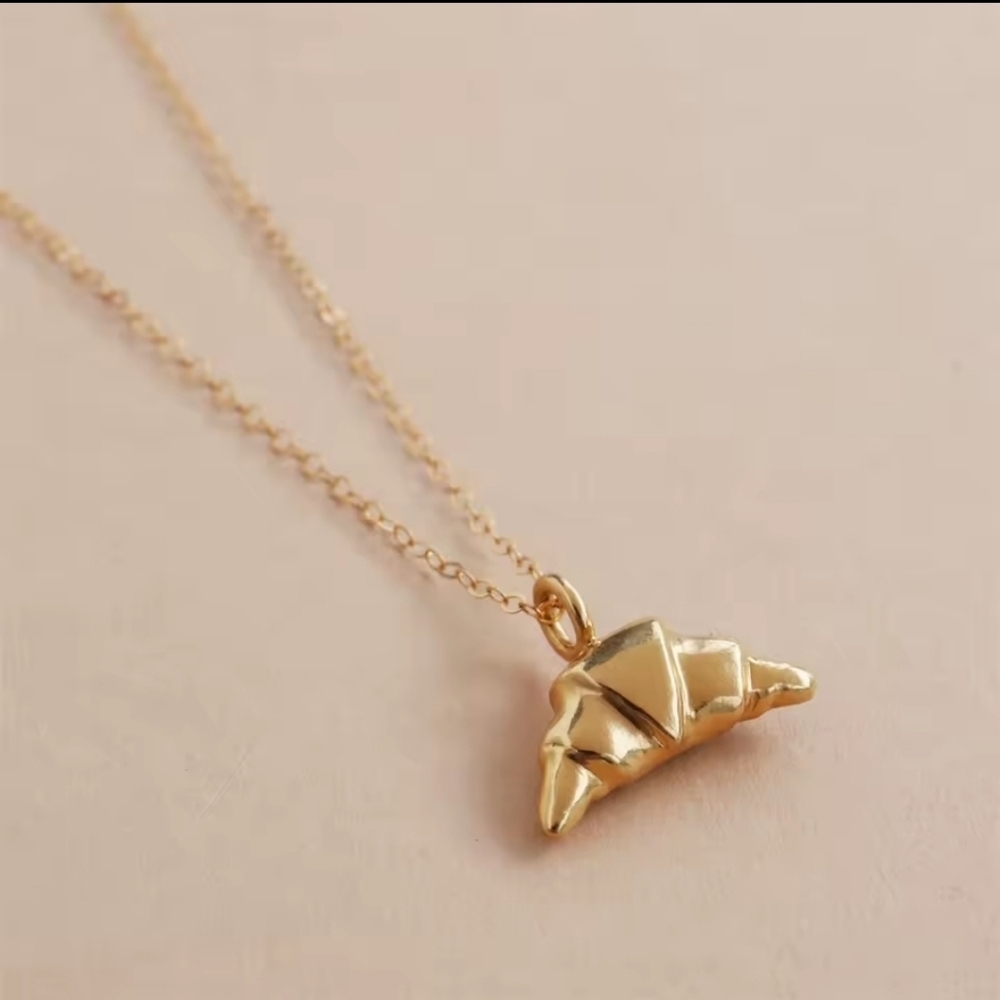 New ModCloth Croissant Charn Necklace Gold Plated Dainty